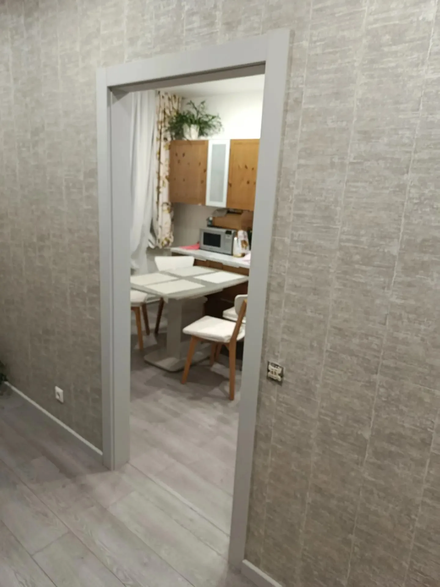 Современный стиль для таунхауса на Широкой Речке 🏡 - фото 3